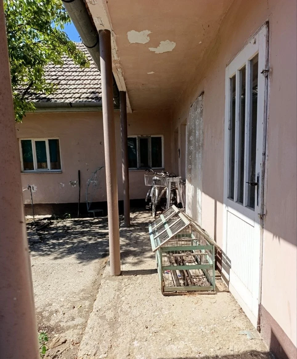 Неплохой дом под дачу/ВНЖ /проживание. 50 км от Нови Сада.