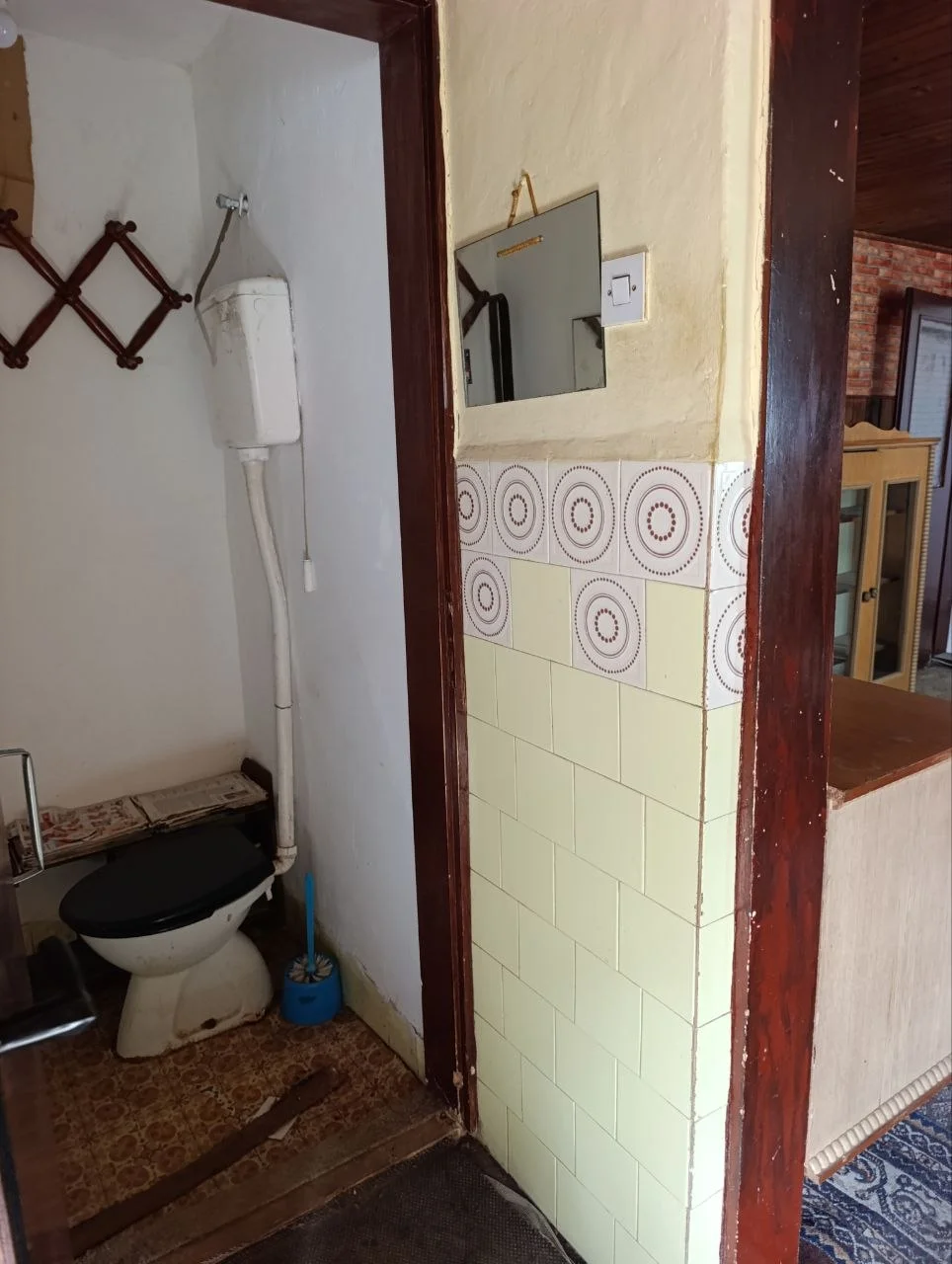 Кирпичный дом с небольшим участком в городе. 40 км Нови Сада.