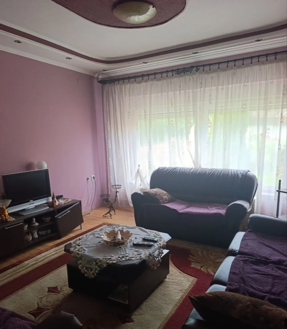 Большой кирпичный дом с мебелью и техникой. 50 км от Нови Сада. 18 км от Бачка Топола.