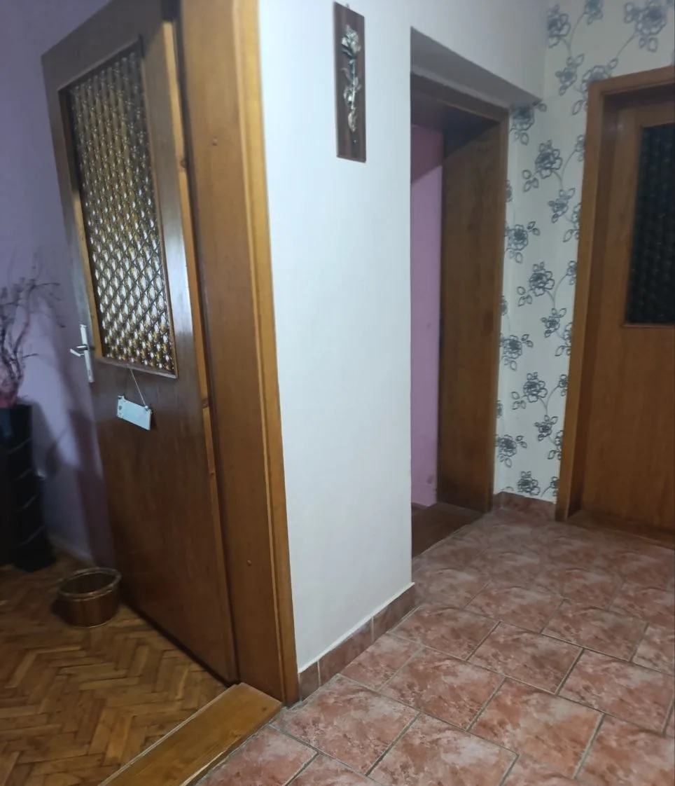 Большой кирпичный дом с мебелью и техникой. 50 км от Нови Сада. 18 км от Бачка Топола.
