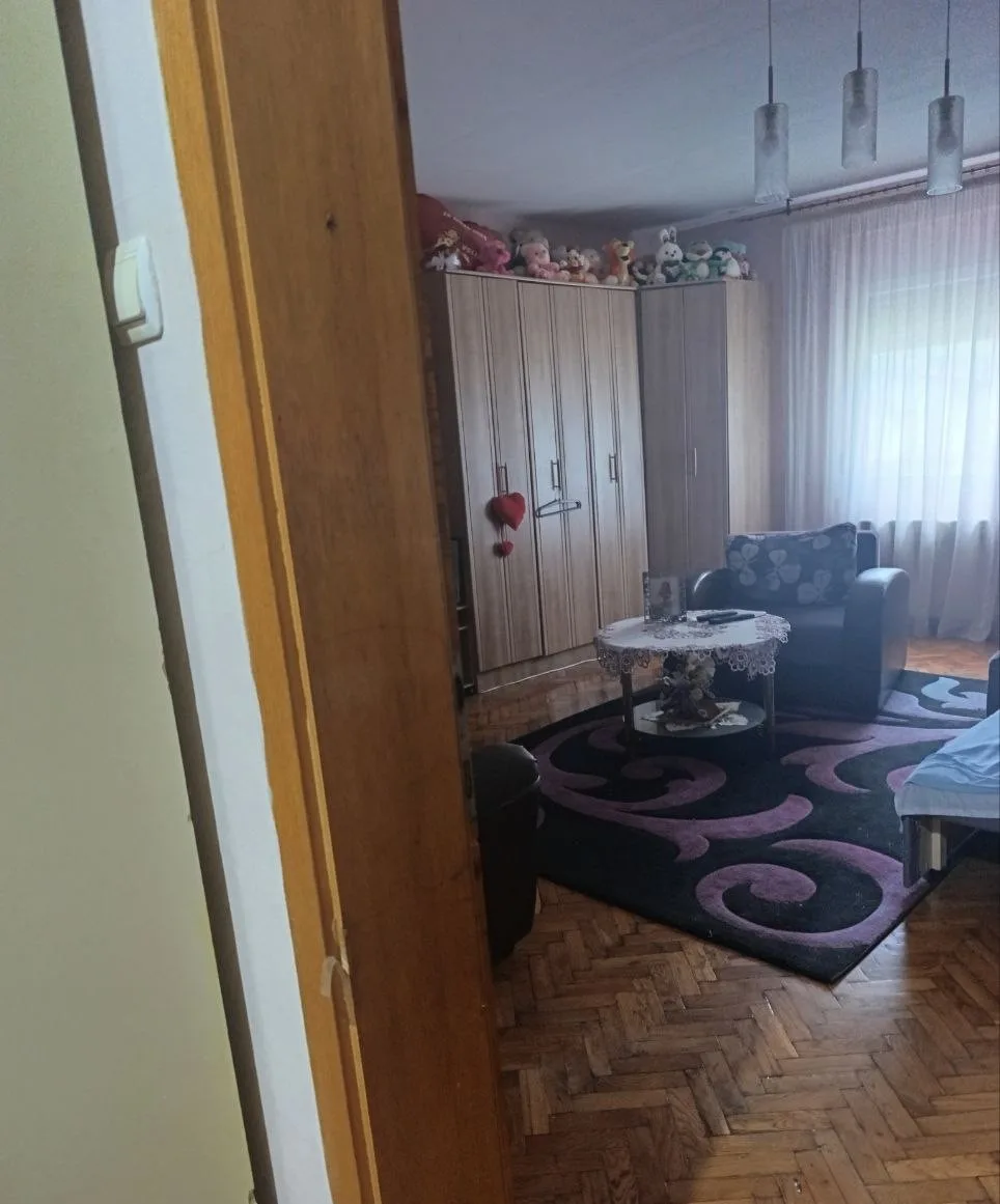 Большой кирпичный дом с мебелью и техникой. 50 км от Нови Сада. 18 км от Бачка Топола.