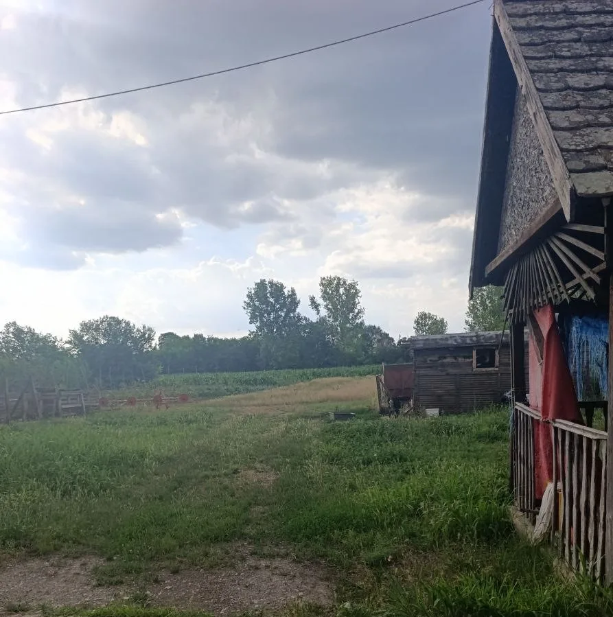 Большой кирпичный дом с мебелью и техникой. 50 км от Нови Сада. 18 км от Бачка Топола.