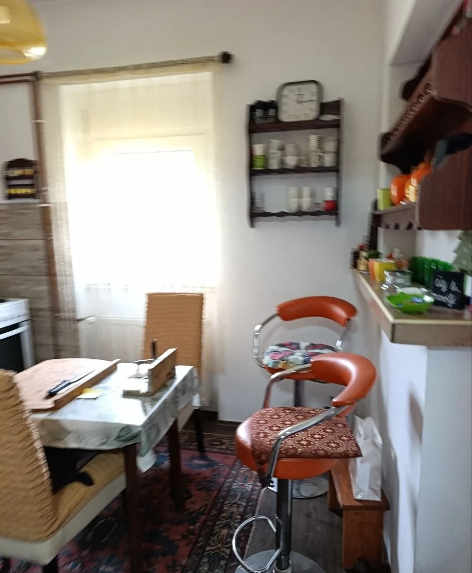 Добротный кирпичный дом.35 км от Нови Сада.